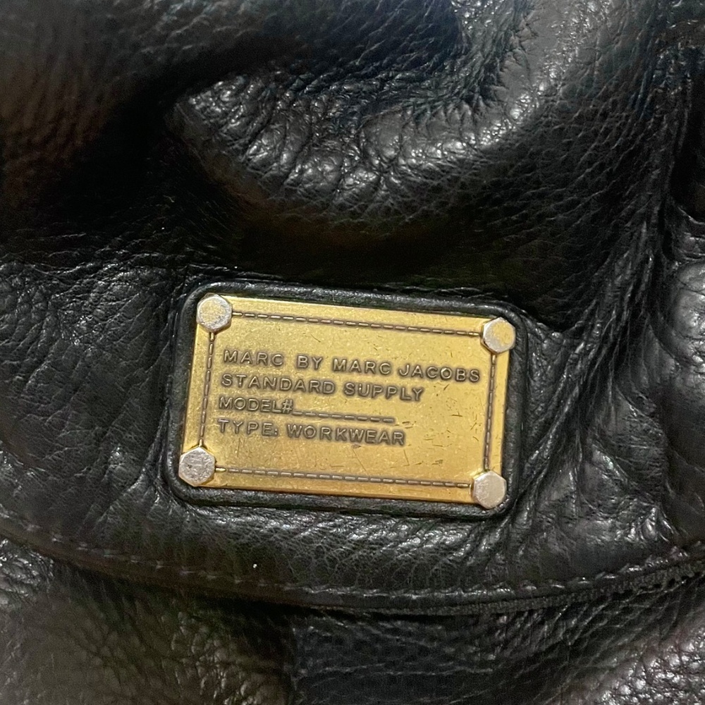 Marc Jacobs Leather Crossbody Bag - Picture 3 of 9